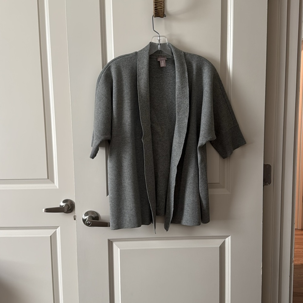 Chicos Flattering 1/4 length sleeve sweater in EXCELLENT condition Size 2